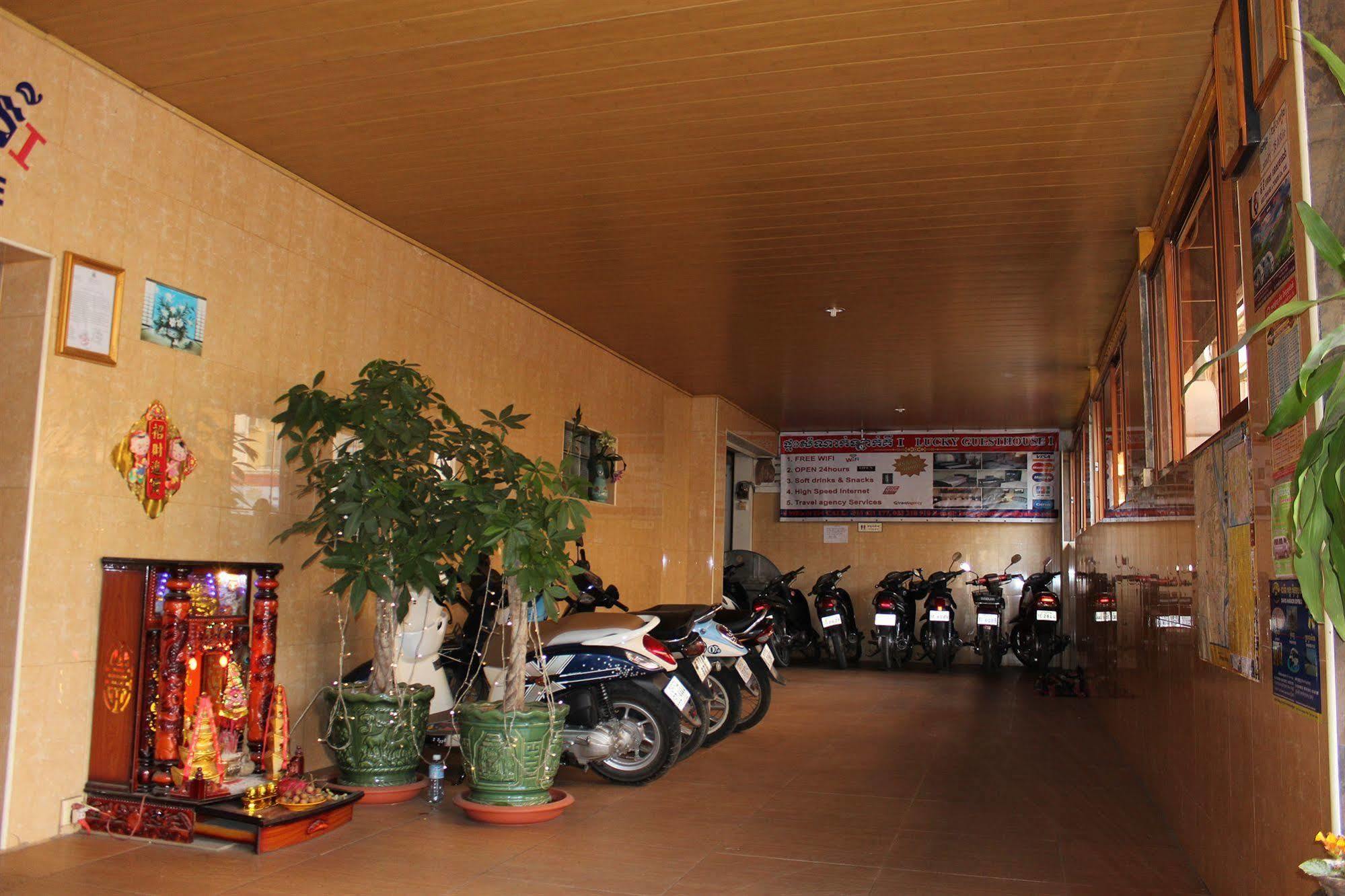 Lucky 1 Guesthouse Phnom Penh Luaran gambar